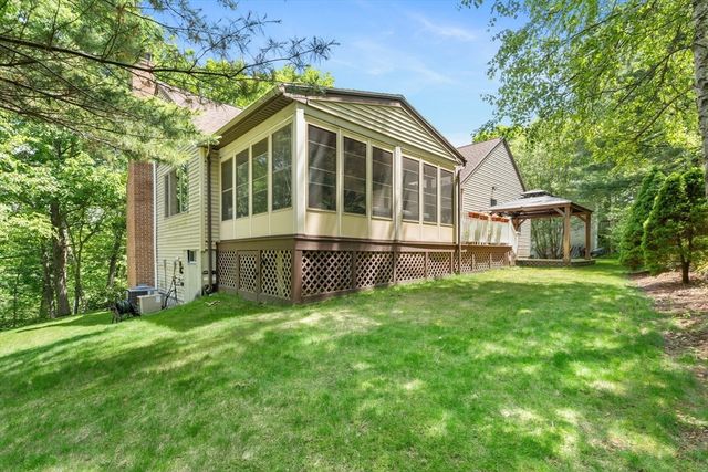 25 Dexter Rd, Melrose, MA 02176