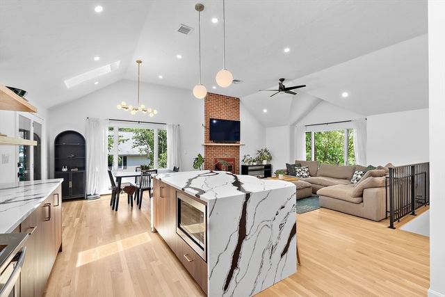 25 Dexter Rd, Melrose, MA 02176