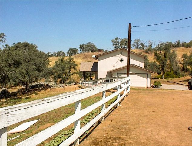 32860 George Smith Road, Yokuts Valley, CA 93675