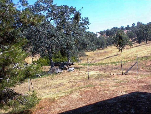 32860 George Smith Road, Yokuts Valley, CA 93675