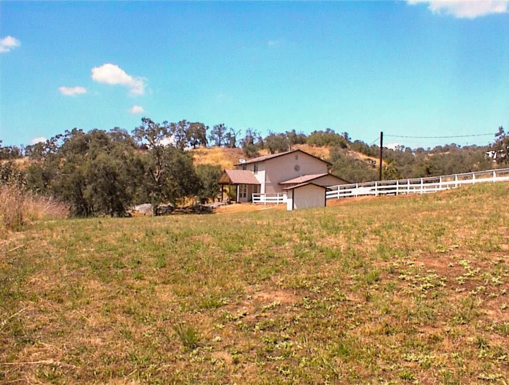 32860 George Smith Road, Yokuts Valley, CA 93675