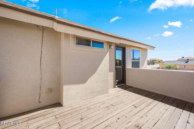 695 Teichelkamp Drive, Horizon City, TX 79928