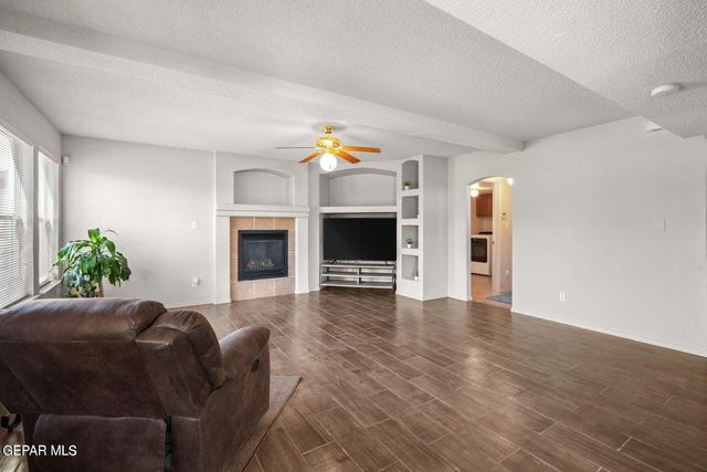 695 Teichelkamp Drive, Horizon City, TX 79928