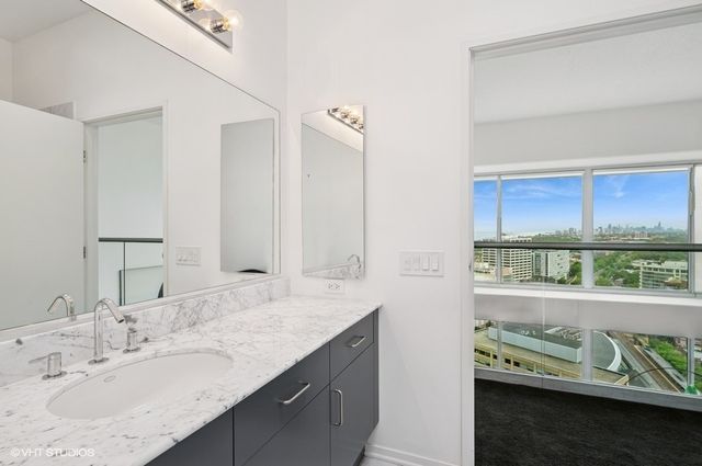 1720 Maple Avenue 2710, Evanston, IL 60201