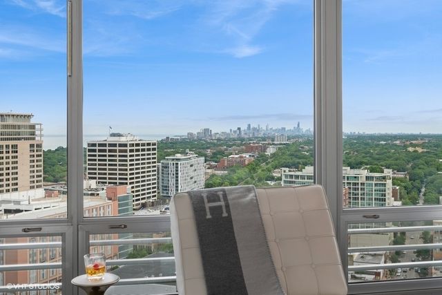 1720 Maple Avenue 2710, Evanston, IL 60201