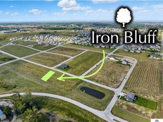 4213 S 210th Avenue, Elkhorn, NE 68022