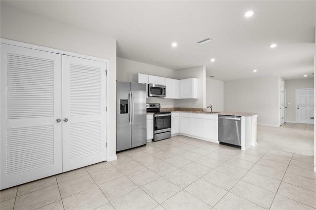 35155 JOMAR AVENUE, Zephyrhills, FL 33541