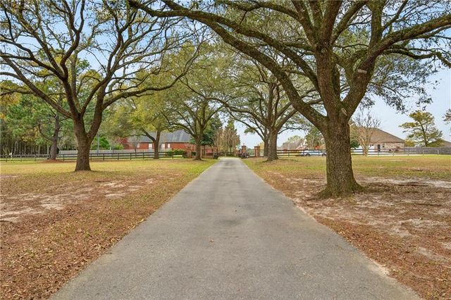 3175 Dawes Lake Road E, Mobile, AL 36619