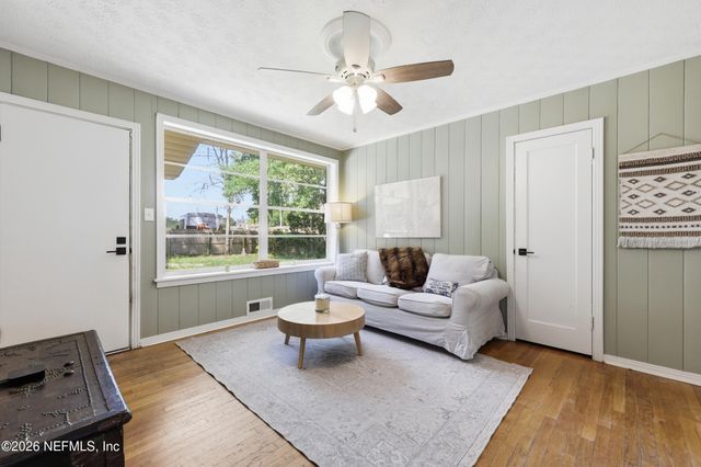 1244 GLENGARRY Road, Jacksonville, FL 32207