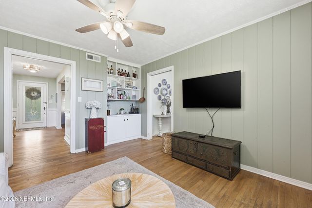 1244 GLENGARRY Road, Jacksonville, FL 32207