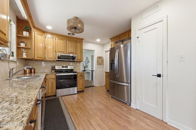 1244 GLENGARRY Road, Jacksonville, FL 32207