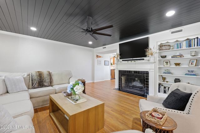 1244 GLENGARRY Road, Jacksonville, FL 32207