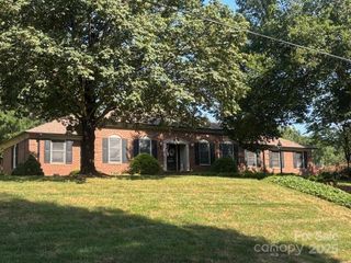 1201 Colonial Drive, Albemarle, NC 28001