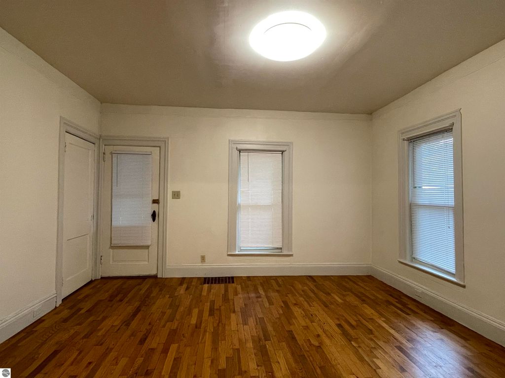 Image 12 of property listing at 415 S Franklin # 1, Mt Pleasant, MI 48858