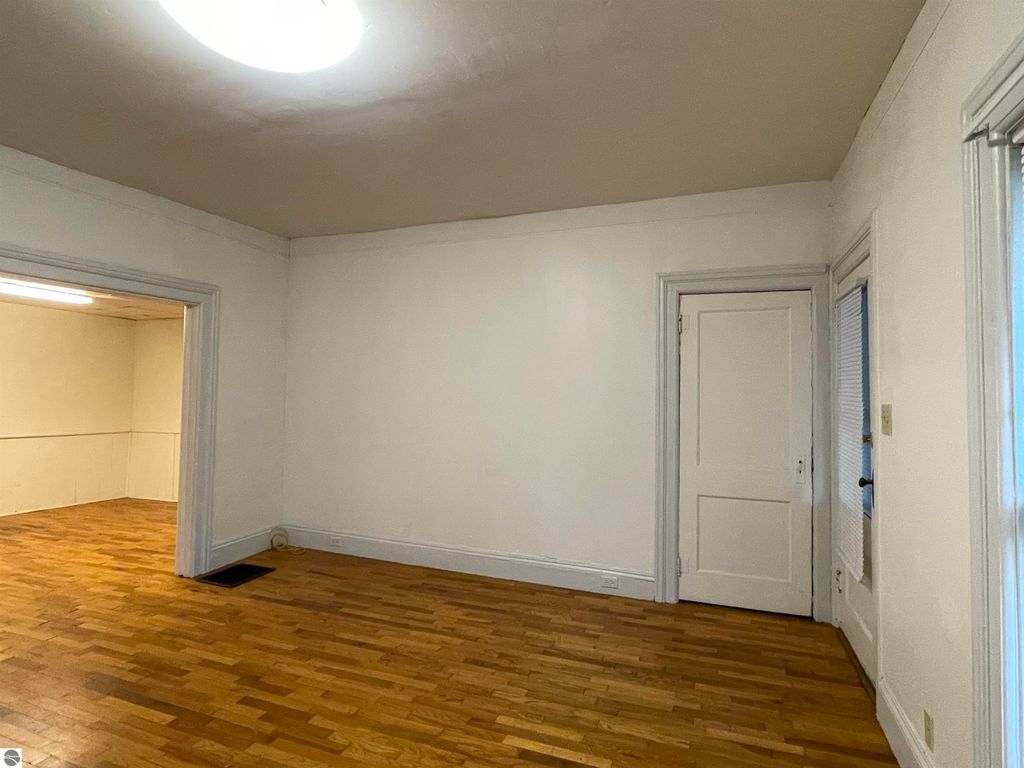 Image 14 of property listing at 415 S Franklin # 1, Mt Pleasant, MI 48858