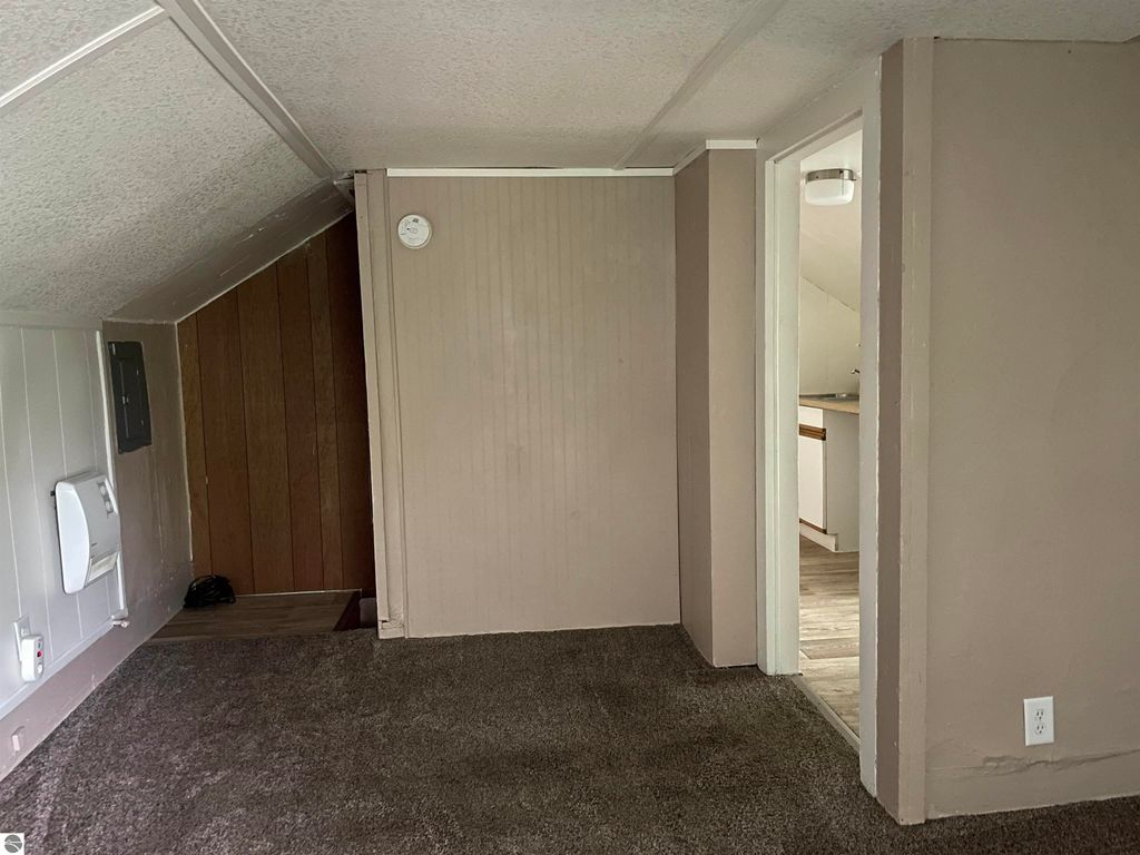 Image 19 of property listing at 415 S Franklin # 1, Mt Pleasant, MI 48858