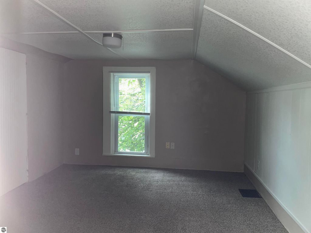 Image 21 of property listing at 415 S Franklin # 1, Mt Pleasant, MI 48858