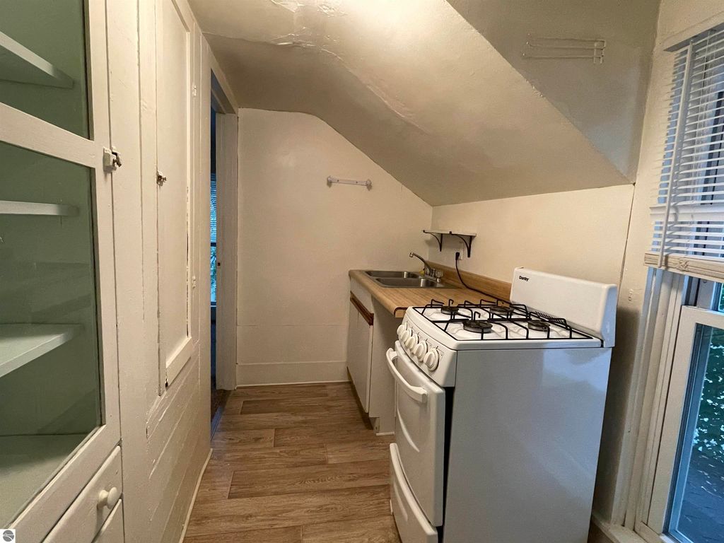 Image 23 of property listing at 415 S Franklin # 1, Mt Pleasant, MI 48858