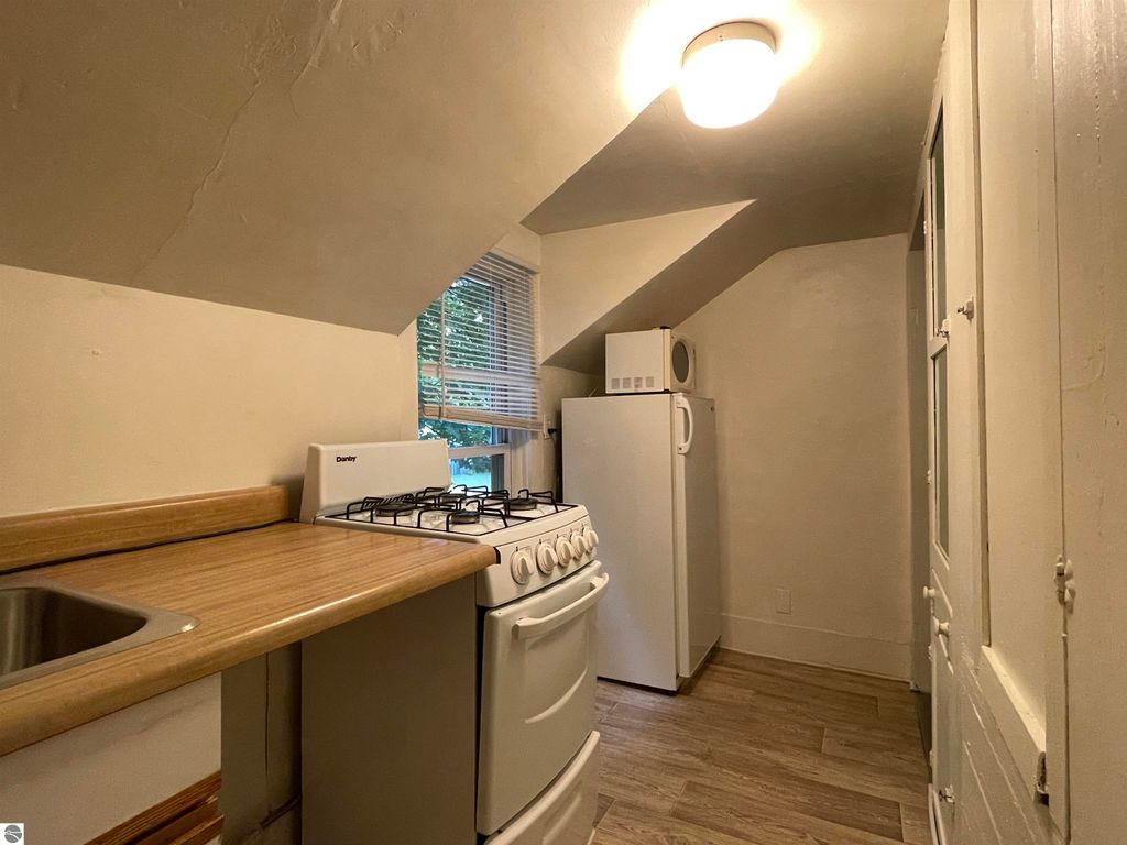 Image 24 of property listing at 415 S Franklin # 1, Mt Pleasant, MI 48858