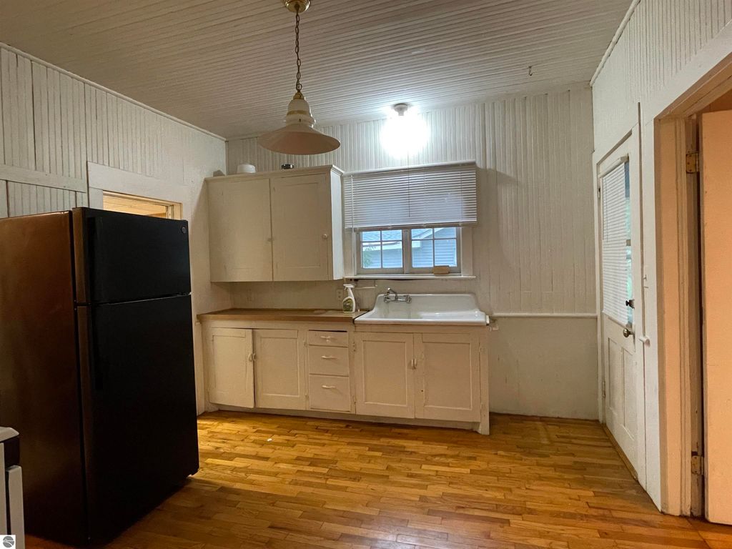 Image 6 of property listing at 415 S Franklin # 1, Mt Pleasant, MI 48858