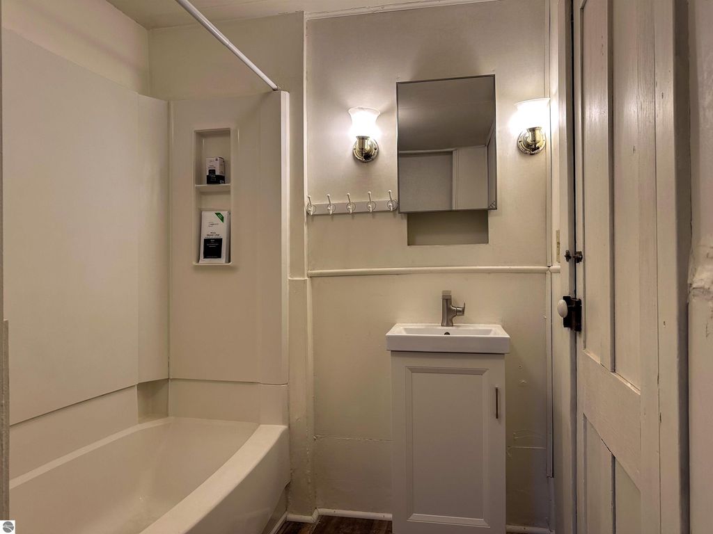 Image 7 of property listing at 415 S Franklin # 1, Mt Pleasant, MI 48858