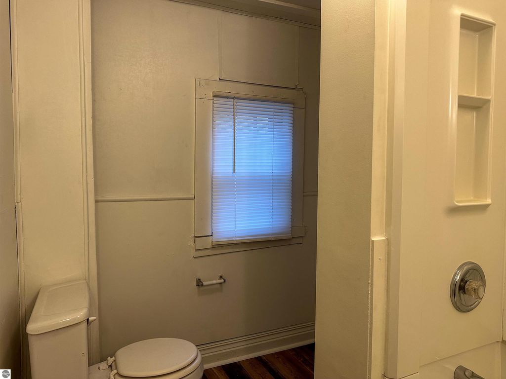 Image 8 of property listing at 415 S Franklin # 1, Mt Pleasant, MI 48858