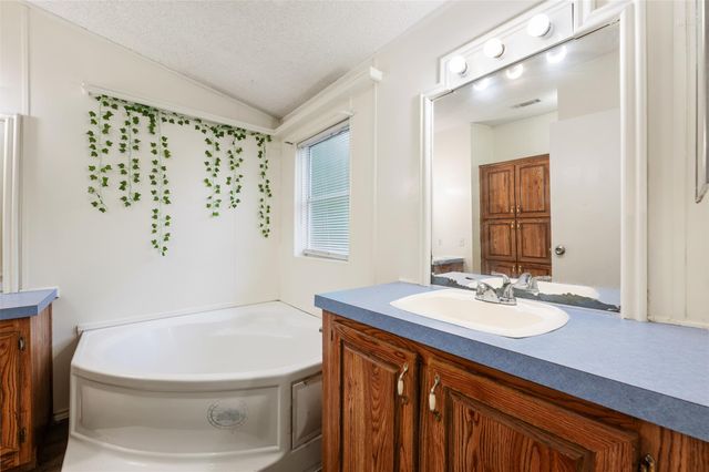 635 W Dittmar RD, Austin, TX 78745