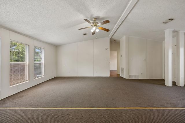 635 W Dittmar RD, Austin, TX 78745