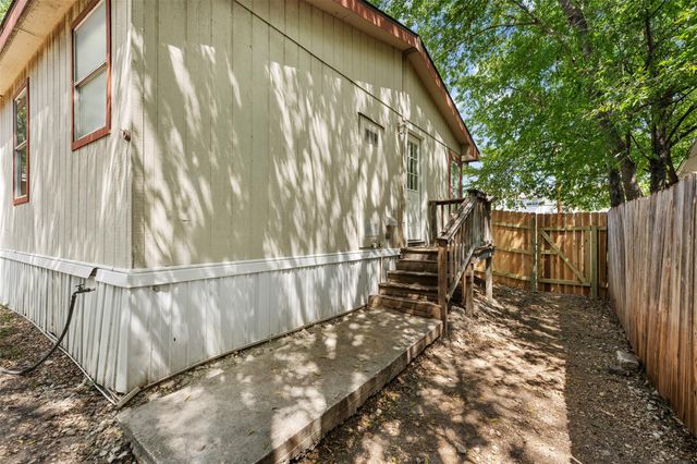 635 W Dittmar RD, Austin, TX 78745