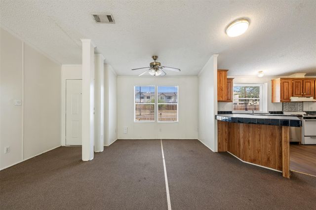 635 W Dittmar RD, Austin, TX 78745