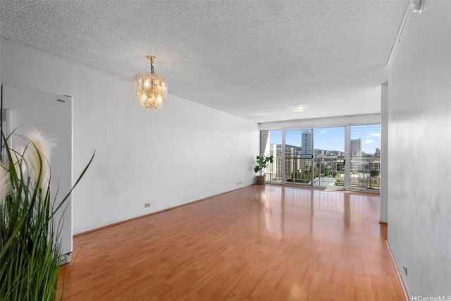 1073 Kinau Street 1004, Honolulu, HI 96814