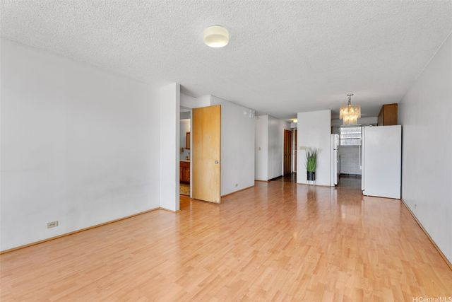 1073 Kinau Street 1004, Honolulu, HI 96814