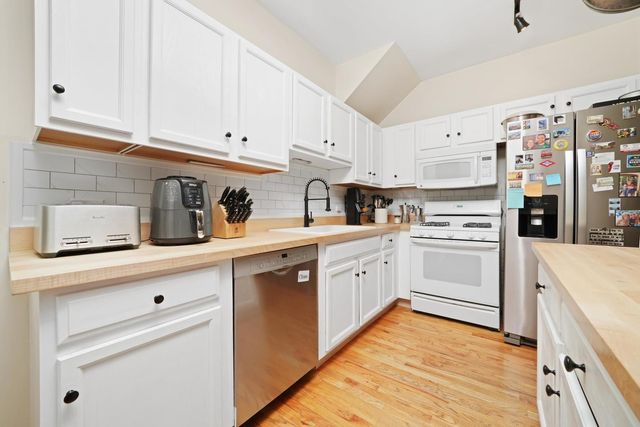 1834 Ridge Avenue 102, Evanston, IL 60201