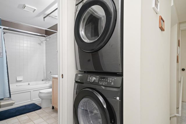 1834 Ridge Avenue 102, Evanston, IL 60201