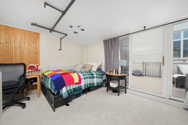 1834 Ridge Avenue 102, Evanston, IL 60201