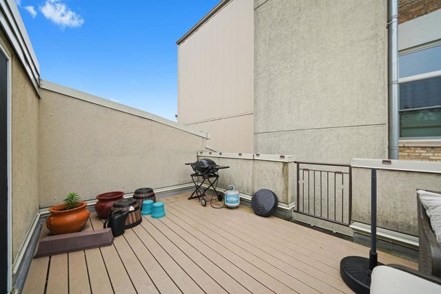 1834 Ridge Avenue 102, Evanston, IL 60201