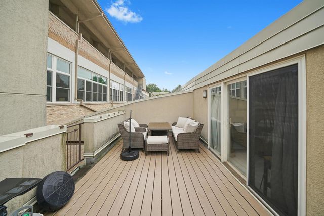 1834 Ridge Avenue 102, Evanston, IL 60201