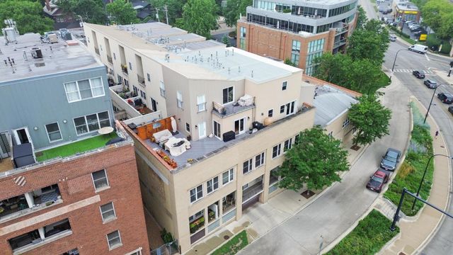 1834 Ridge Avenue 102, Evanston, IL 60201