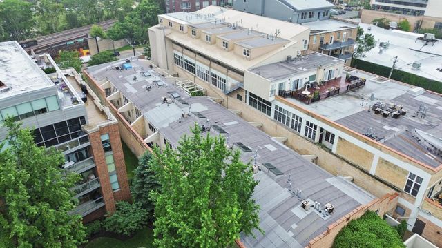 1834 Ridge Avenue 102, Evanston, IL 60201