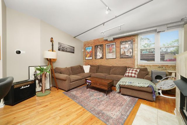 1834 Ridge Avenue 102, Evanston, IL 60201