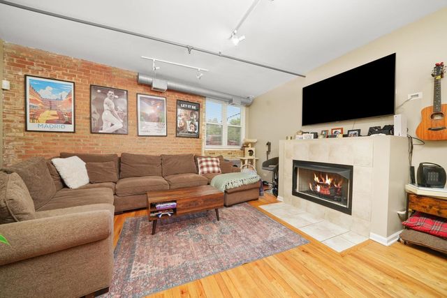 1834 Ridge Avenue 102, Evanston, IL 60201