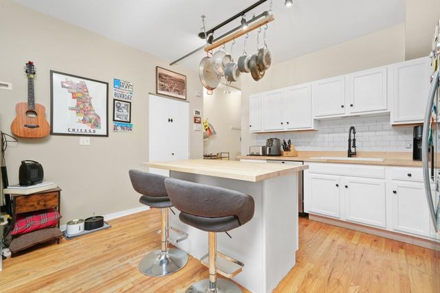 1834 Ridge Avenue 102, Evanston, IL 60201