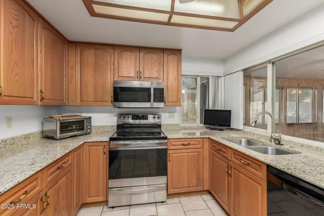 2338 W MONTE CRISTO Avenue, Phoenix, AZ 85023