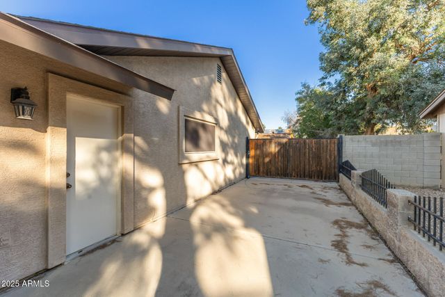 2338 W MONTE CRISTO Avenue, Phoenix, AZ 85023