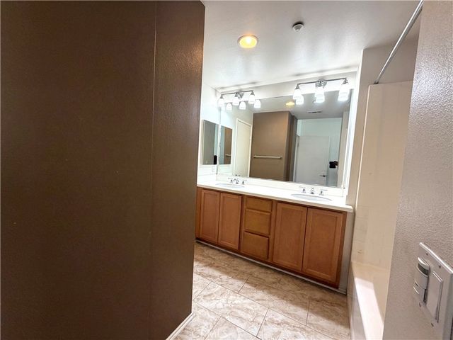 500 N Willowbrook, Compton, CA 90220