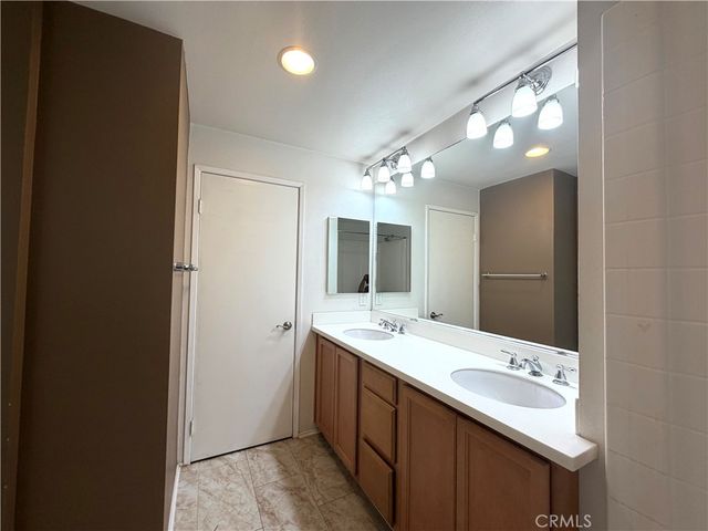 500 N Willowbrook, Compton, CA 90220