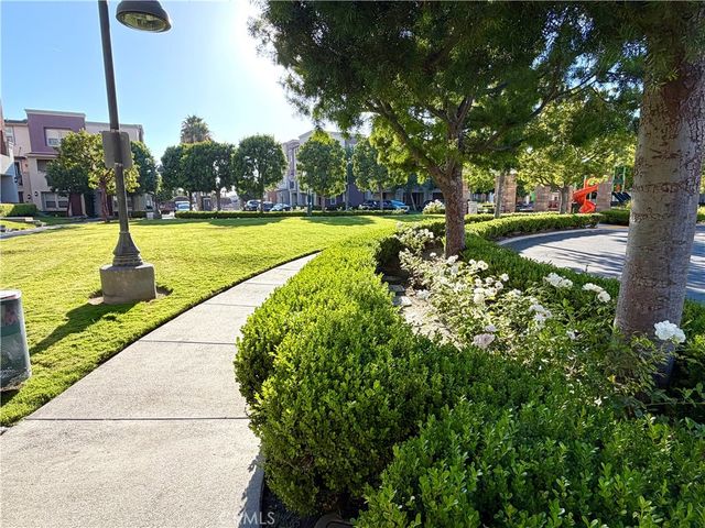 500 N Willowbrook, Compton, CA 90220