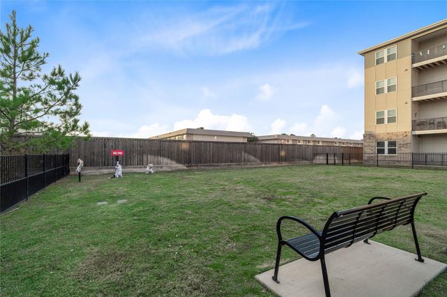 6804 Westview Drive 3205, Houston, TX 77055