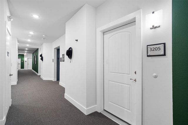 6804 Westview Drive 3205, Houston, TX 77055