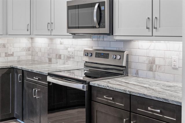 6804 Westview Drive 3205, Houston, TX 77055